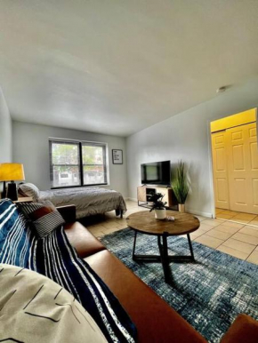 Lovely+private apartment with free parking + more